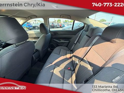 Used 2024 Nissan Altima 2.5 SV FWD image 6