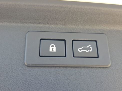 Used 2023 Subaru Forester Limited image 18