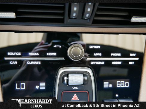 Used 2022 Porsche Cayenne Platinum Edition w/ Premium Package Plus AWD/4WD image 36