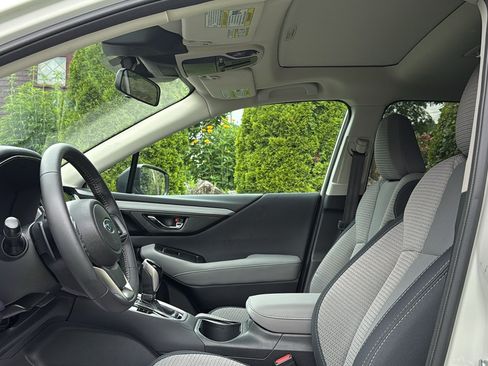 Certified 2025 Subaru Outback Premium AWD/4WD image 9