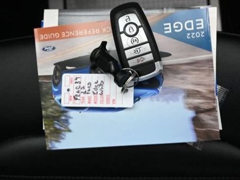Used 2022 Ford Edge SEL w/ Convenience Package AWD/4WD image 9