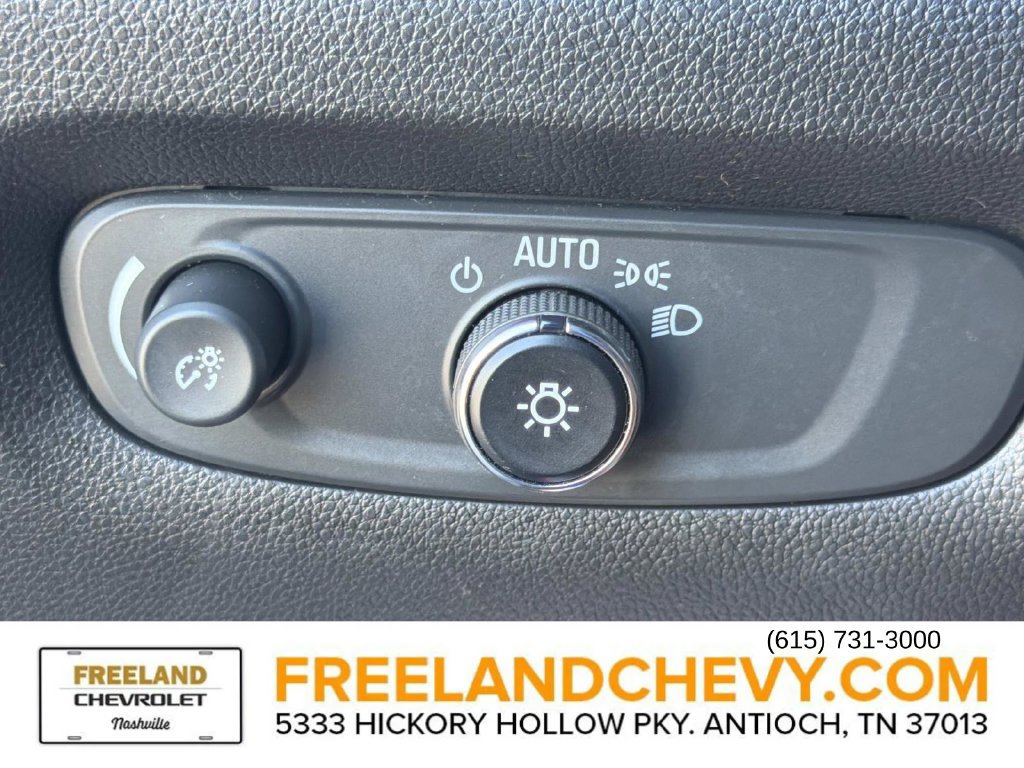 Used 2022 Chevrolet Traverse LT FWD image 40