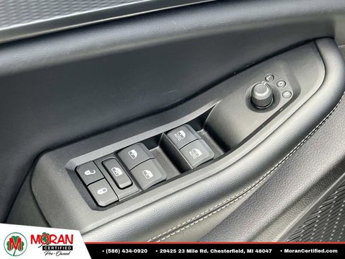 Used 2024 Jeep Grand Cherokee L Altitude AWD/4WD image 17