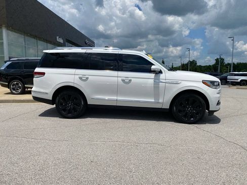 Used 2024 Lincoln Navigator Reserve AWD/4WD image 8