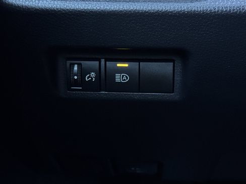 Used 2022 Toyota RAV4 LE image 28