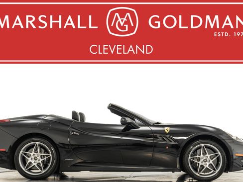 Used 2011 Ferrari California image 1