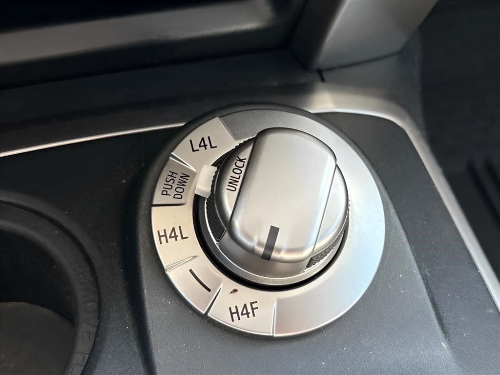 Used 2022 Toyota 4Runner Limited AWD/4WD image 32