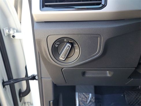 Used 2023 Volkswagen Atlas Cross Sport SE image 13