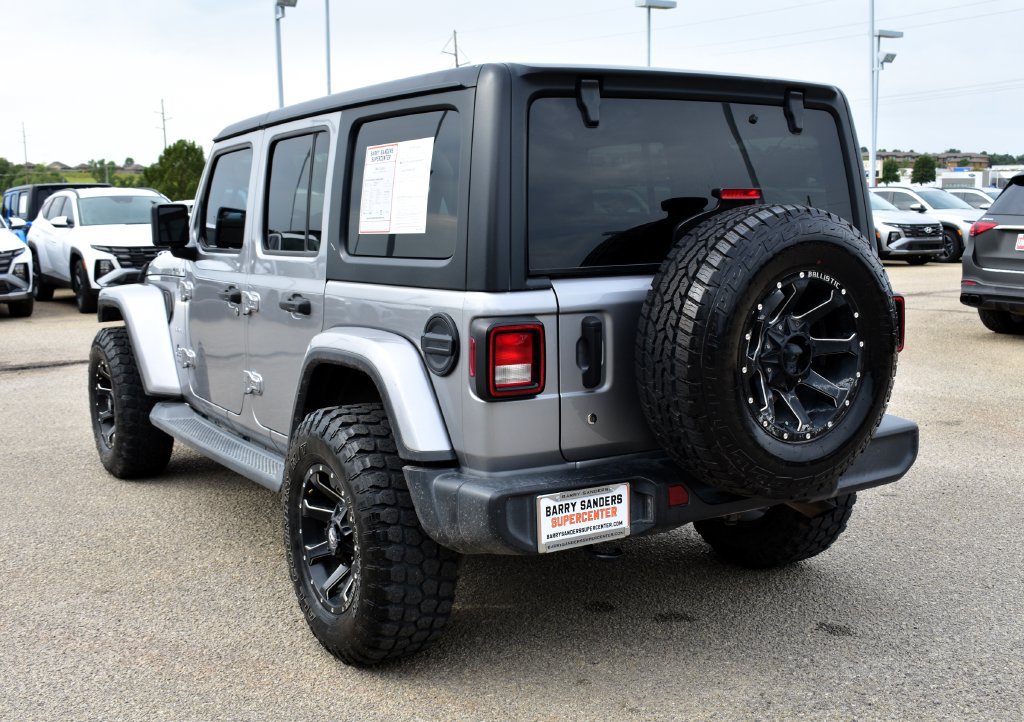 Used 2020 Jeep Wrangler Unlimited Sahara AWD/4WD image 4