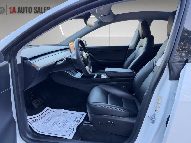Used 2022 Tesla Model Y Long Range AWD/4WD image 9