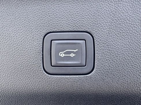 Used 2024 Cadillac Escalade Sport Platinum w/ LPO, ONYX Package image 38