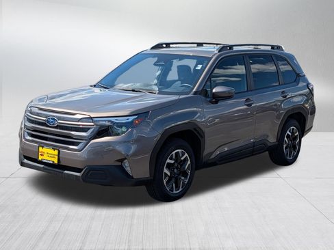 Certified 2025 Subaru Forester Premium AWD/4WD image 3