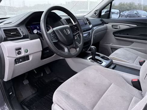 Used 2019 Honda Pilot LX image 2