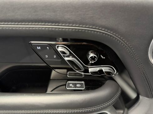 Used 2020 Land Rover Range Rover HSE image 13