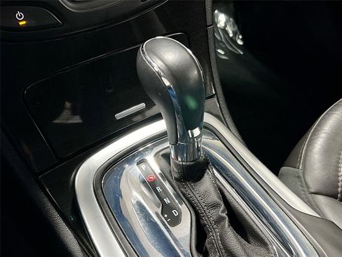 Used 2015 Buick Regal Premium w/ Experience Buick Package image 17