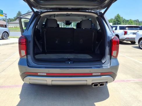 Used 2025 Hyundai Palisade SEL FWD image 19
