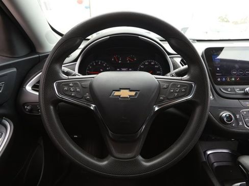 Used 2024 Chevrolet Malibu LT image 11