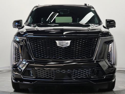 Used 2026 Cadillac Escalade V w/ LPO, ONYX Package AWD/4WD image 4