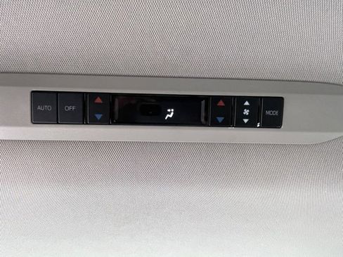 Used 2023 Toyota Sienna XLE image 37