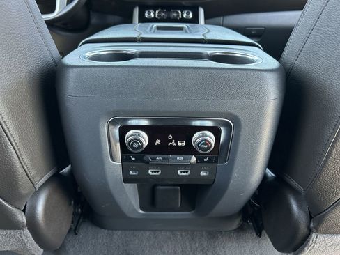 Used 2021 GMC Yukon XL Denali AWD/4WD image 22