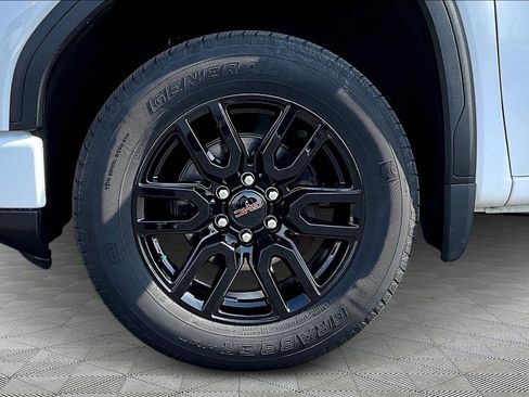 Used 2023 GMC Sierra 1500 Elevation image 33