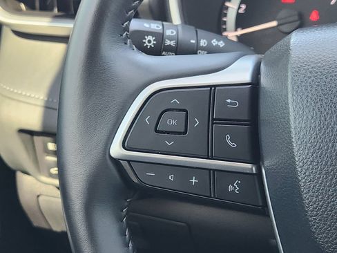 Used 2023 Toyota Highlander XLE FWD image 31
