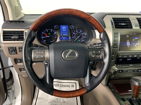 Used 2016 Lexus GX 460 w/ Premium Package AWD/4WD image 21