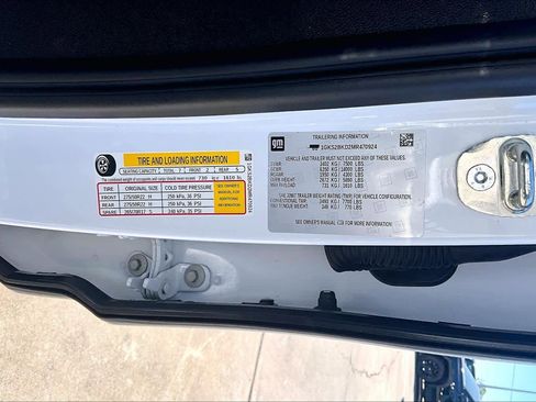 Used 2021 GMC Yukon SLT w/ SLT Premium Package image 37