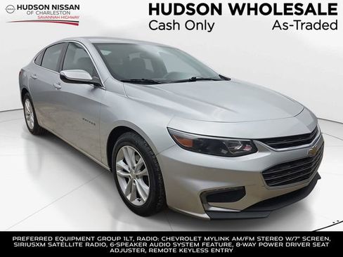 Used 2018 Chevrolet Malibu LT FWD image 1