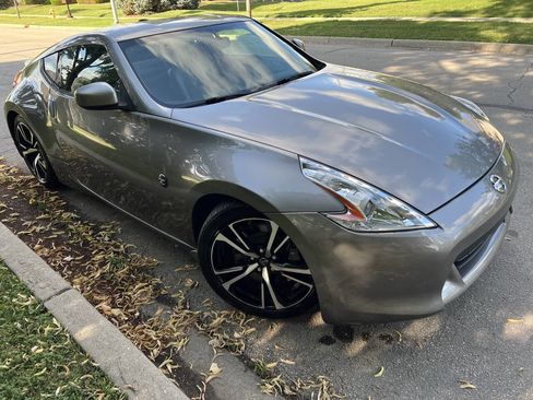 Used 2009 Nissan 370Z Touring w/ Sport Pkg image 13
