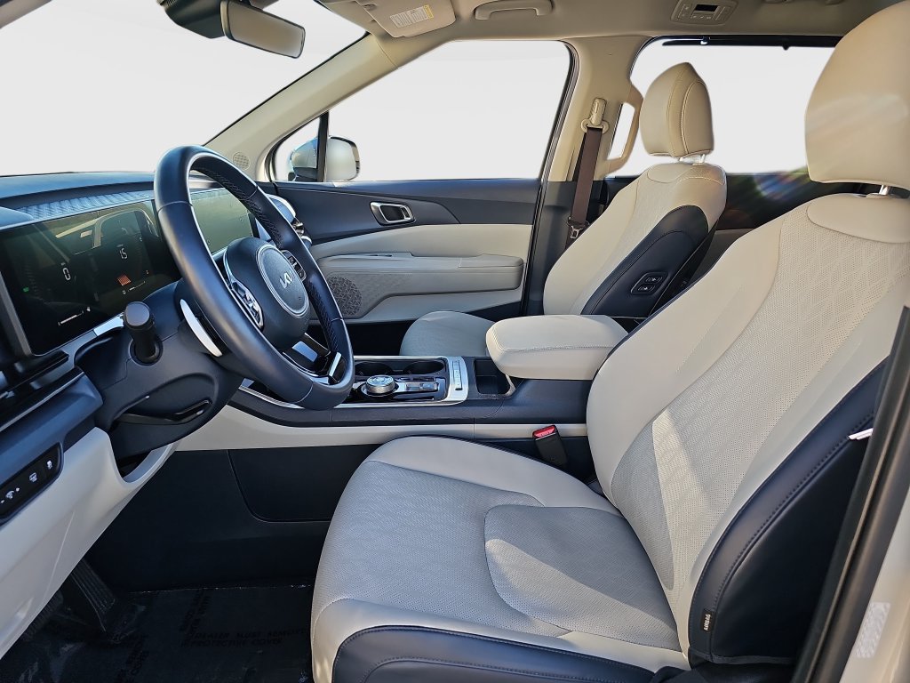Used 2026 Kia Carnival EX FWD image 17