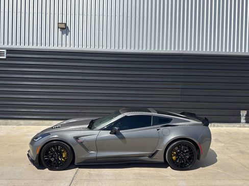 Used 2016 Chevrolet Corvette Z06 w/ 3LZ Preferred Equipment Group image 4