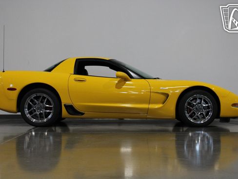 Used 2002 Chevrolet Corvette Z06 w/ Memory Pkg image 38