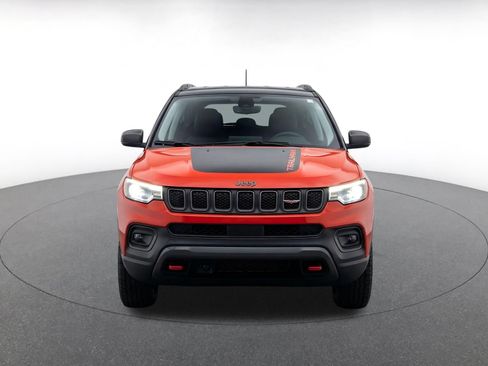 Used 2025 Jeep Compass Trailhawk AWD/4WD image 2