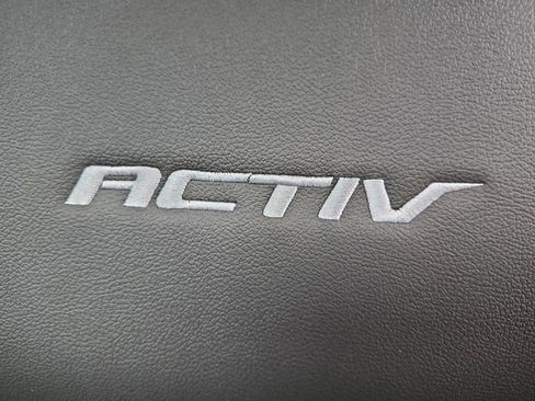 Certified 2025 Chevrolet Trax ACTIV image 34