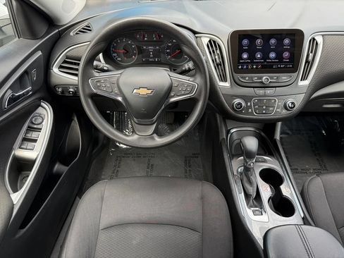 Used 2024 Chevrolet Malibu LT FWD image 17