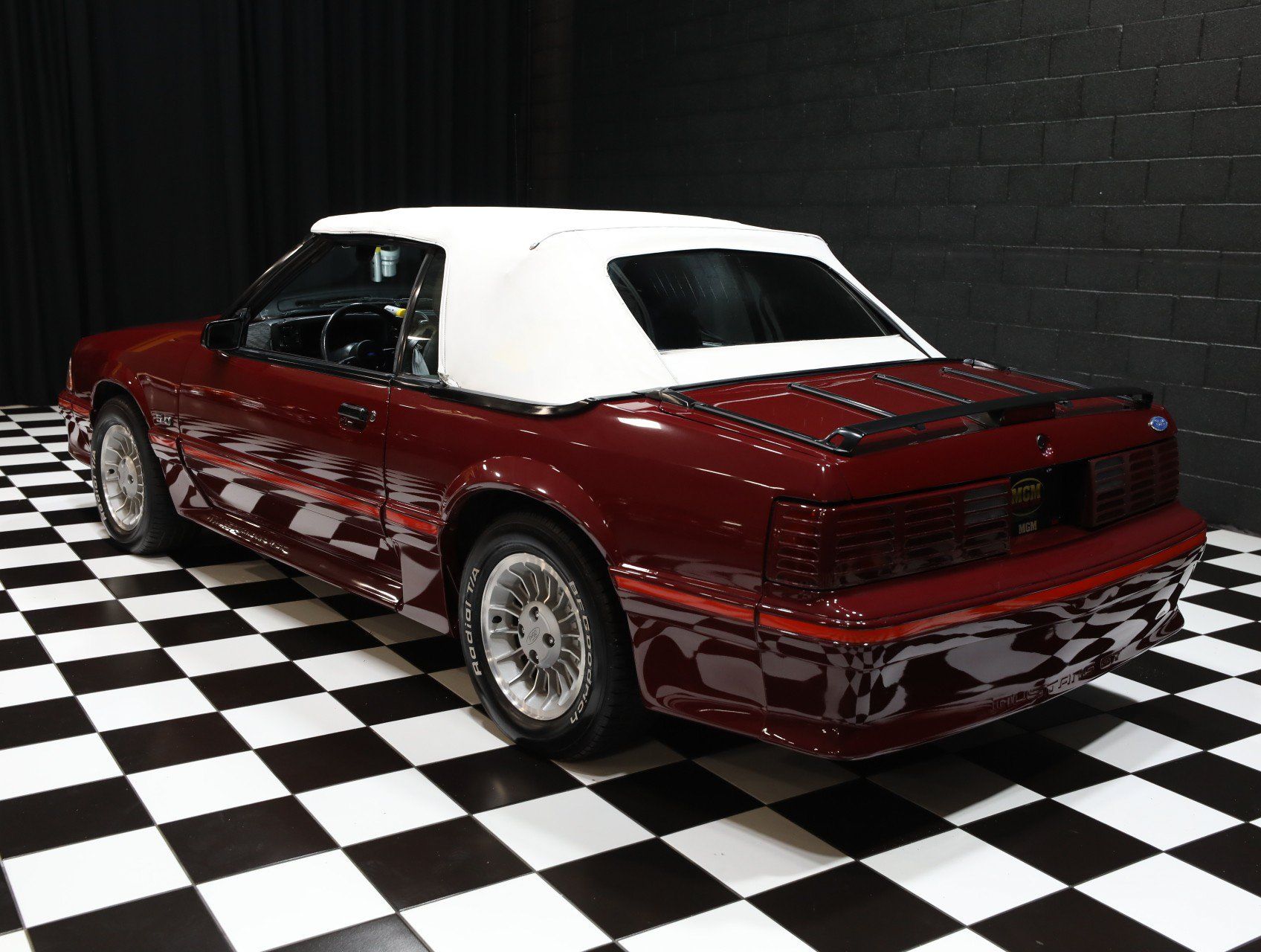 Used 1987 Ford Mustang GT RWD image 8