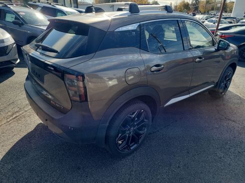 New 2026 Nissan Kicks SR w/ Cold Weather Package image 8