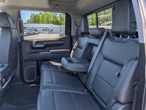 Used 2023 GMC Sierra 1500 SLT w/ SLT Convenience Package AWD/4WD image 23