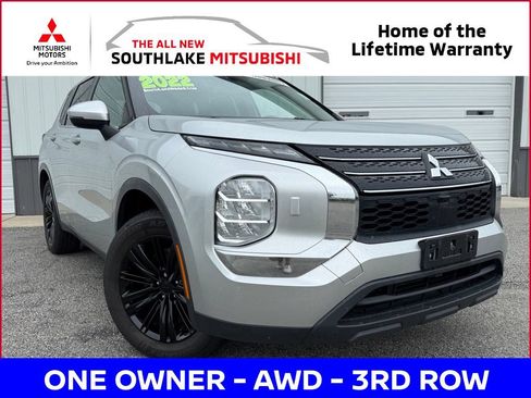 Used 2022 Mitsubishi Outlander ES AWD/4WD image 1