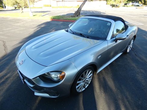 Used 2017 FIAT 124 Spider Lusso image 56
