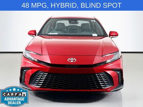 Used 2025 Toyota Camry SE w/ Convenience Package FWD image 2
