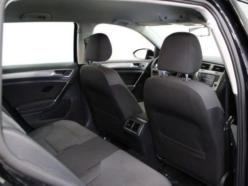 Used 2017 Volkswagen Golf S FWD image 21