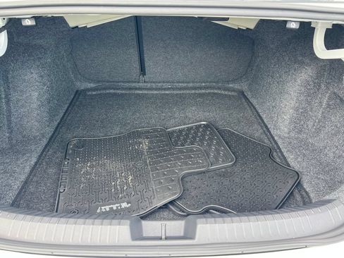 Used 2025 Volkswagen Jetta SE FWD image 15