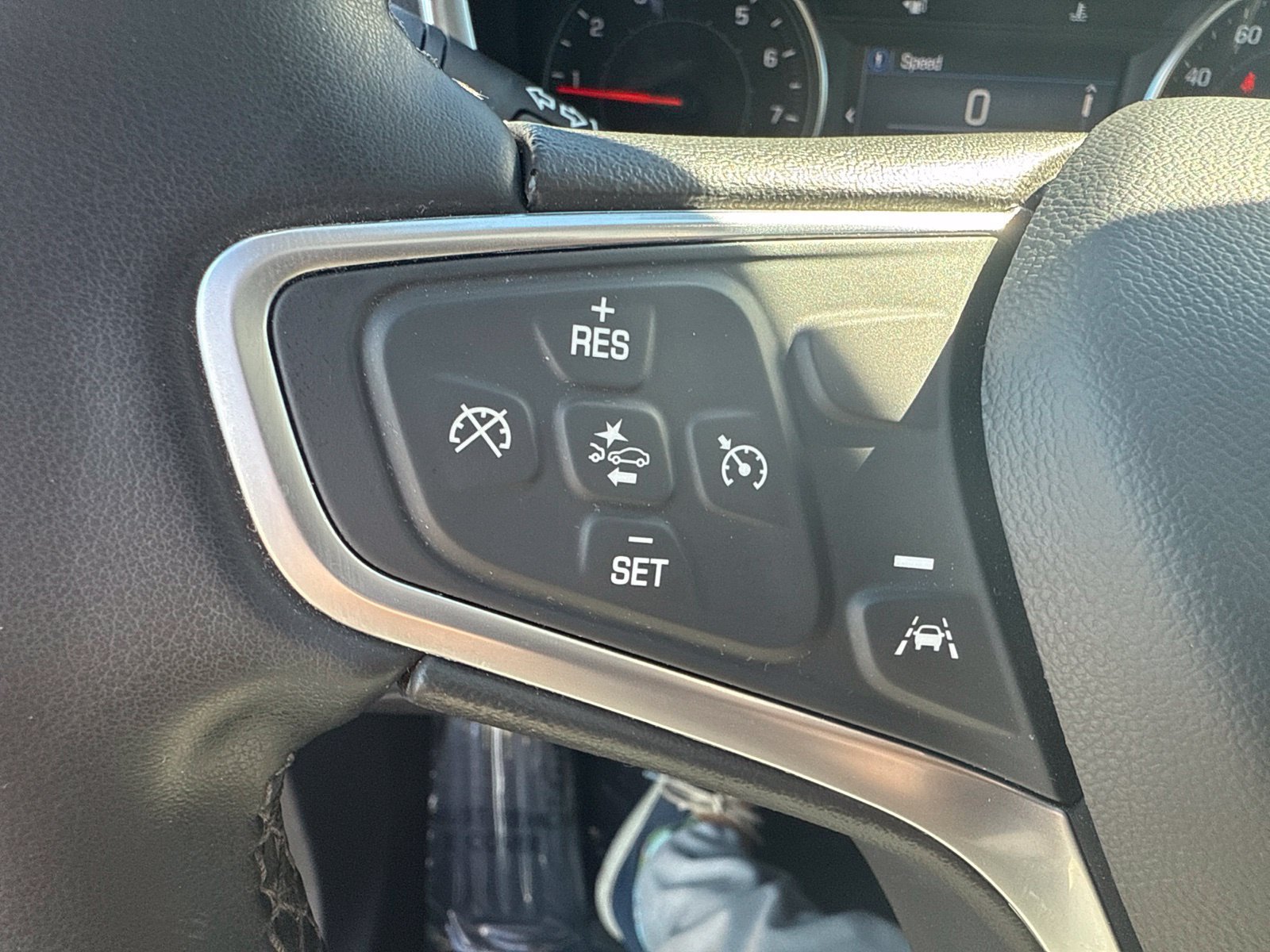 Used 2023 Chevrolet Equinox LT FWD image 24