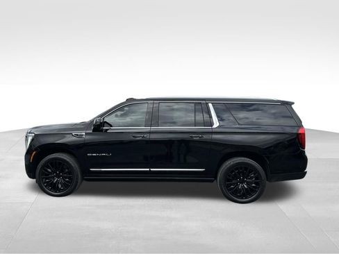 Used 2025 GMC Yukon XL Denali w/ Sun & Power Step Package image 13