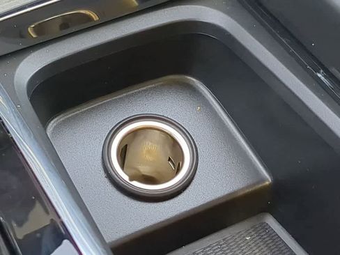 Used 2025 Volvo XC60 B5 Ultra image 30