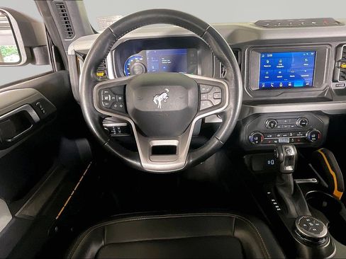 Used 2023 Ford Bronco Badlands w/ Sasquatch Package AWD/4WD image 8