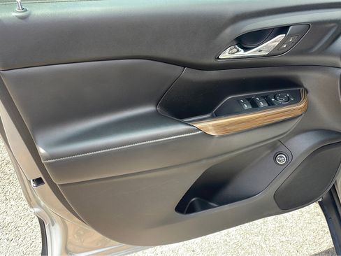 Used 2018 GMC Acadia SLE image 10