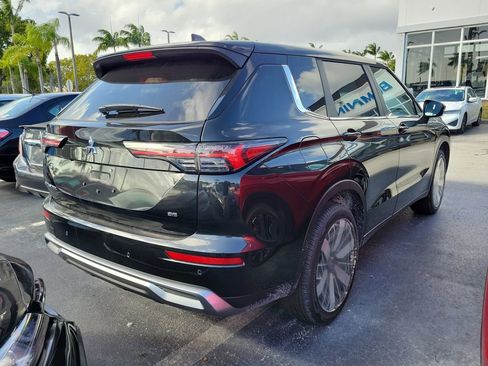 New 2026 Mitsubishi Outlander SE image 4